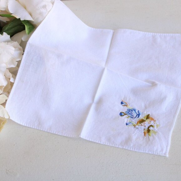 Vintage Handkerchief, White Cotton With Blue Embroidered Roses Hanky - Picture 5 of 10
